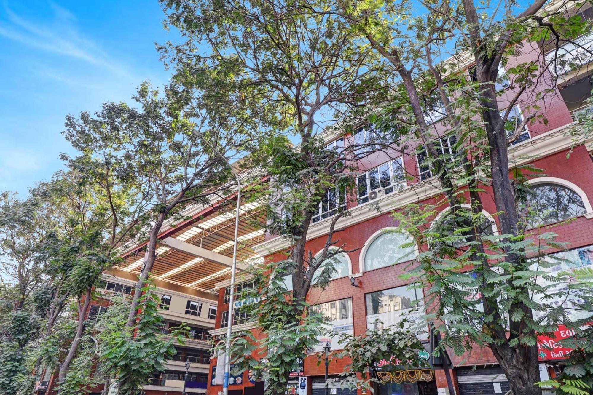 Hotel O Shree Palace Utrān Exterior photo